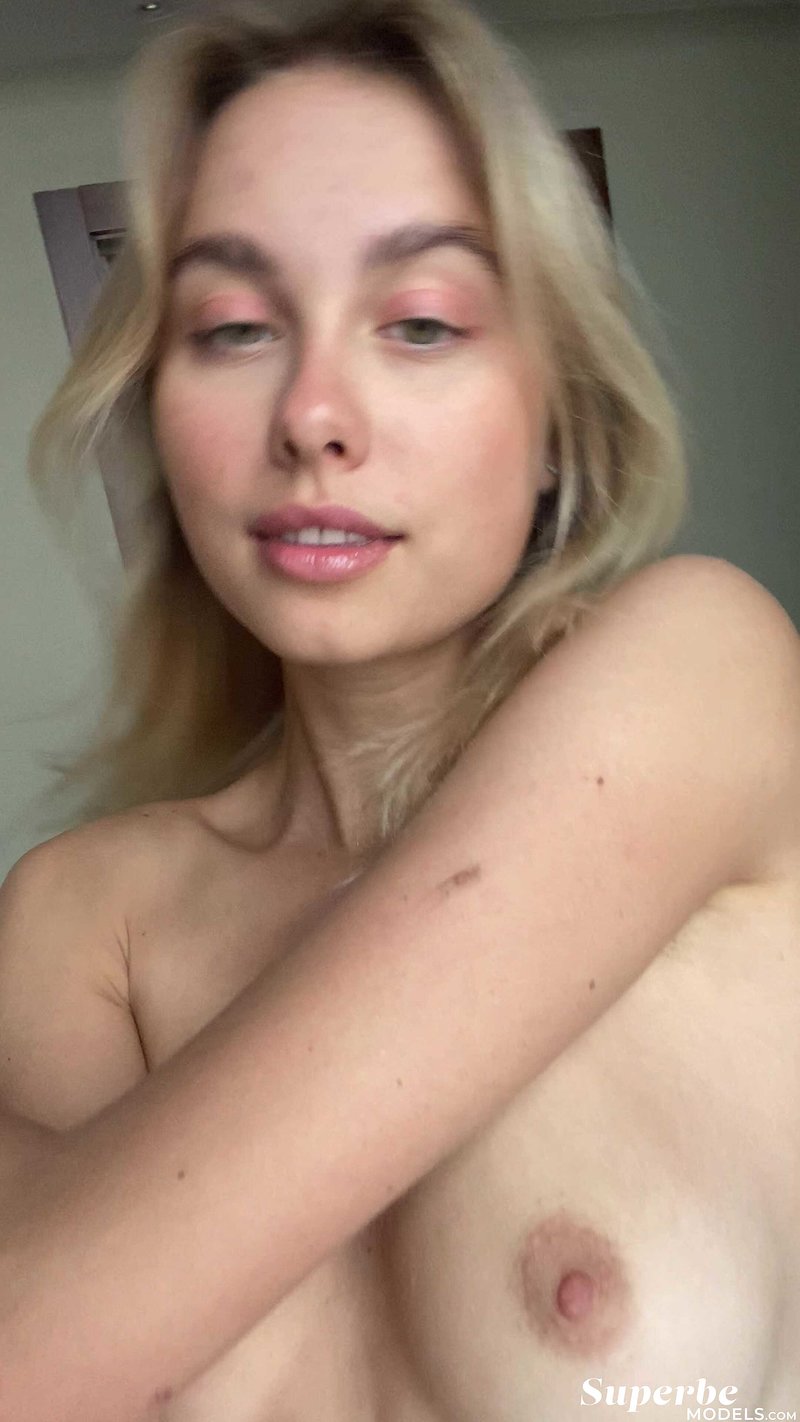Александра, 24